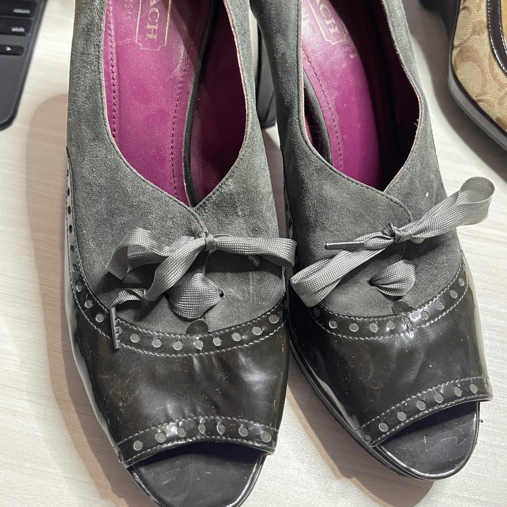 COACH HEELS SIZE 11